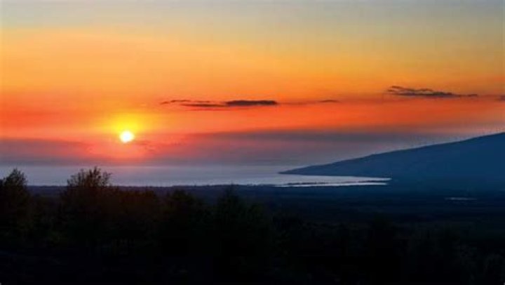 A vog shrouded sunset | News, Sports, Jobs