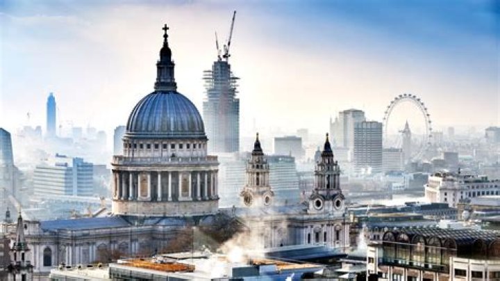 Bexley superstar Kate Bush's very private life from mansion on the edge of a cliff to insisting she isn't a hermit