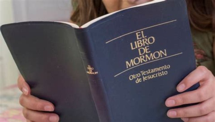 ¿Cuántos ejemplares de la primera edición del Libro de Mormón existen en hawaiano?