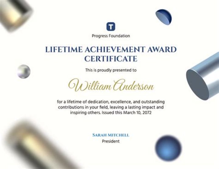 Joe Torre wins Baseball Digest lifetime achievement award