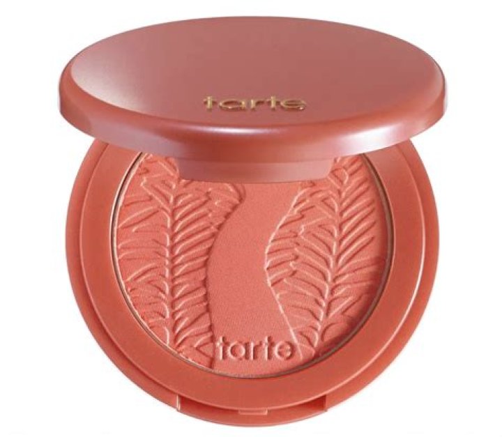 Vibrantly Coloured Nose Bridges Are In This Season