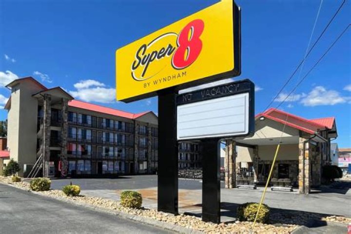 Ron Rivett Obituary, Aberdeen SD, Visionary Entrepreneur Behind Super 8 Motels Has Died