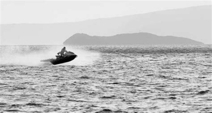 Shark sighting spurs search for missing snorkeler | News, Sports, Jobs